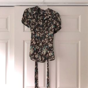 Women’s floral blouse size S
